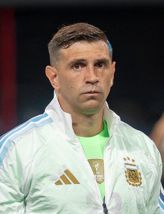 Emiliano Martínez — batalla de aura de Batalla General