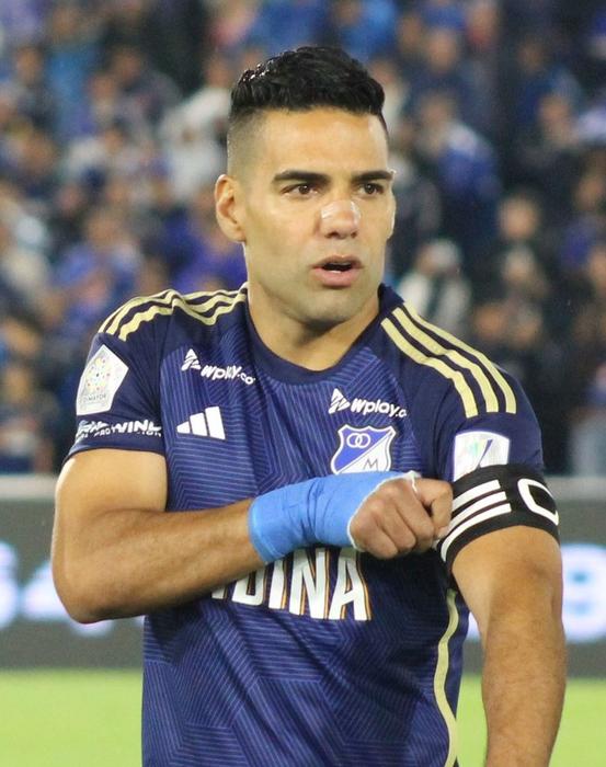 Radamel Falcao — batalla de aura de Colombia
