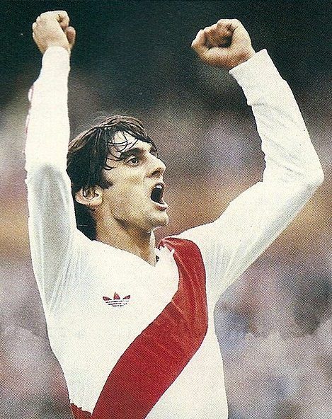 Enzo Francescoli — batalla de aura de Uruguay